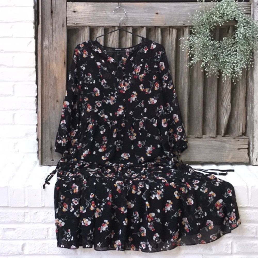 Madewell Sheer Button-Front Tier Midi Dress in Carnation Toss